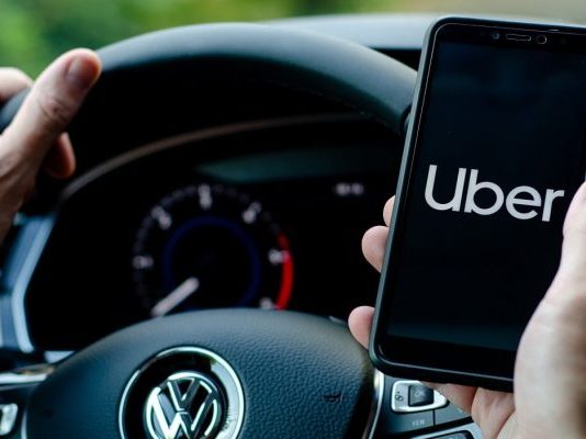 UberX e Moto agora podem ser solicitados pelo WhatsApp no Brasil; veja como usar