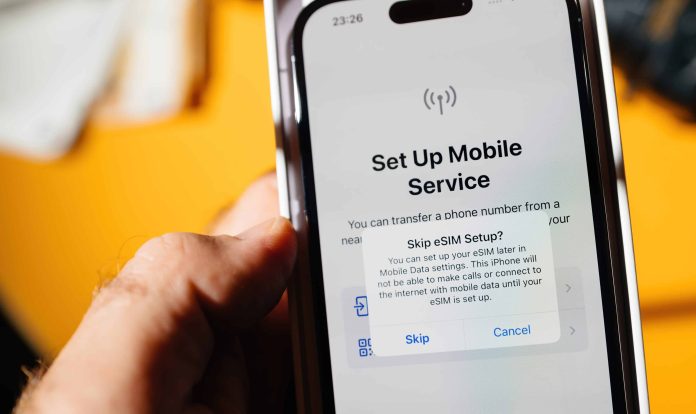 Adoção de eSIM deve crescer 180% até 2025, impulsionada por Apple e Google