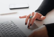 Como Trabalhar Remoto: Dicas Práticas para Potencializar sua Carreira 1. Vantagens do Trabalho Remoto: Entenda os benefícios de trabalhar de casa e como isso pode impactar positivamente sua vida pessoal e profissional.