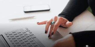 Como Trabalhar Remoto: Dicas Práticas para Potencializar sua Carreira 1. Vantagens do Trabalho Remoto: Entenda os benefícios de trabalhar de casa e como isso pode impactar positivamente sua vida pessoal e profissional.