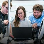 3. Dicas para Manter a Produtividade em Casa: Aprenda estratégias para criar um ambiente de trabalho produtivo e evitar distrações comuns do home office.